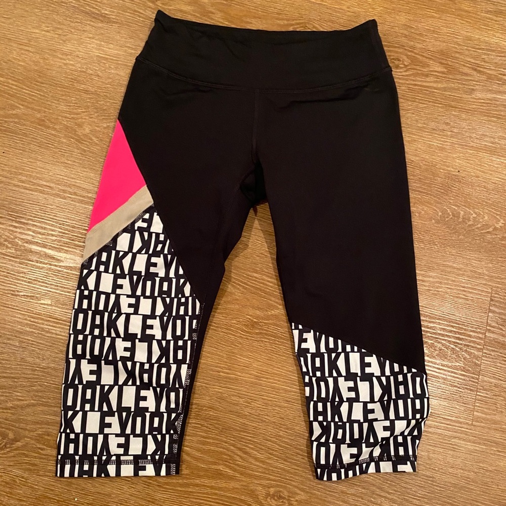 oakley cropped leggings